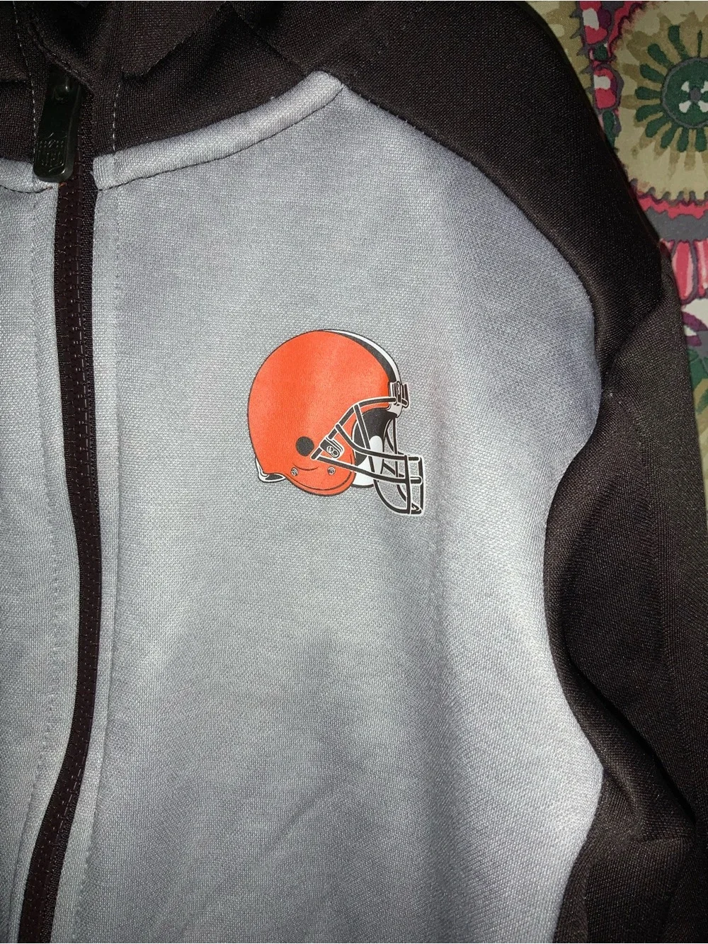 Cleveland youth Zip Up Hooded jacket (MED 5/6) NFL